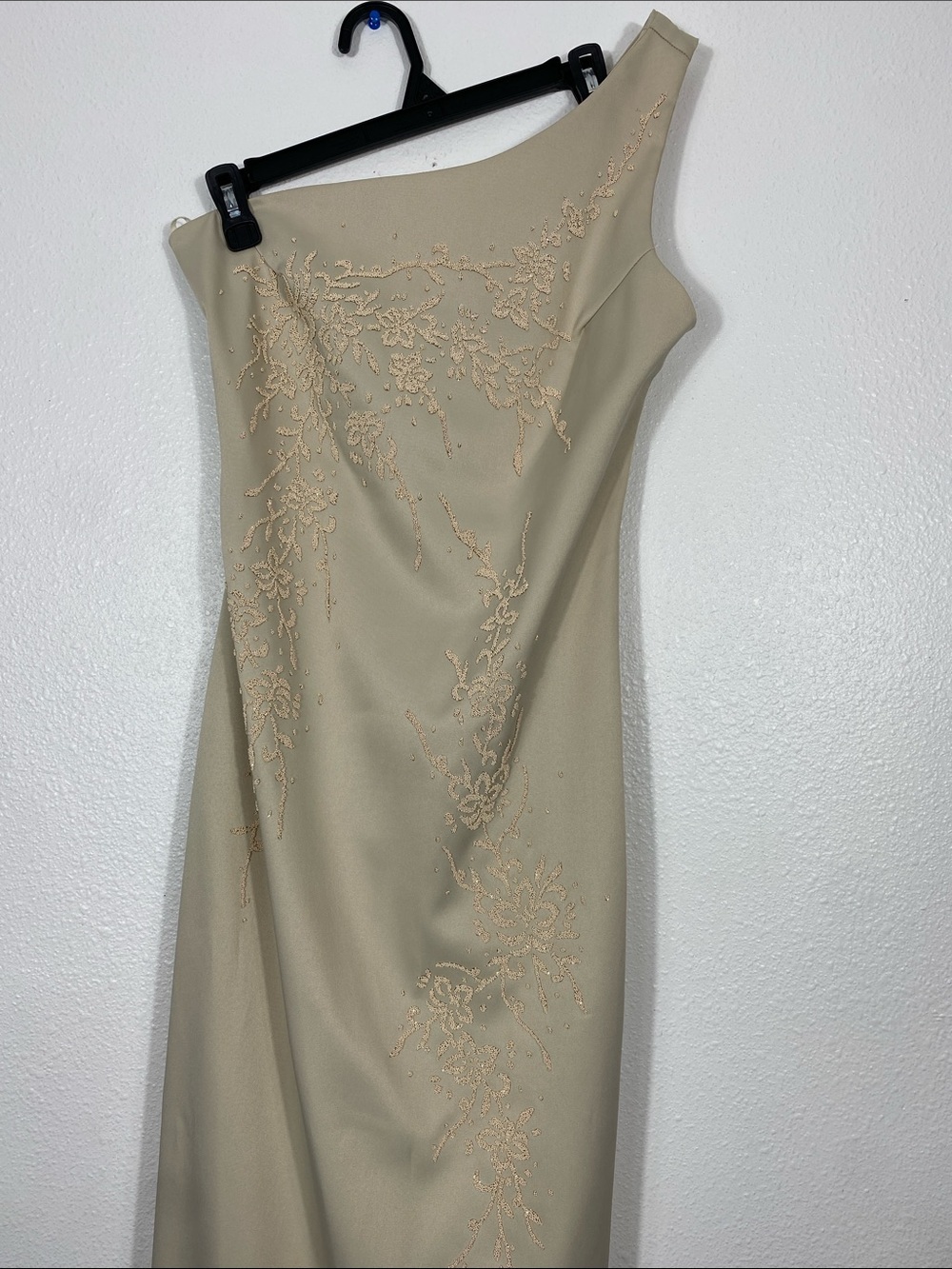 Eureka Elegant One-Shoulder Champagne Evening Gown Size M - Picture 3 of 16